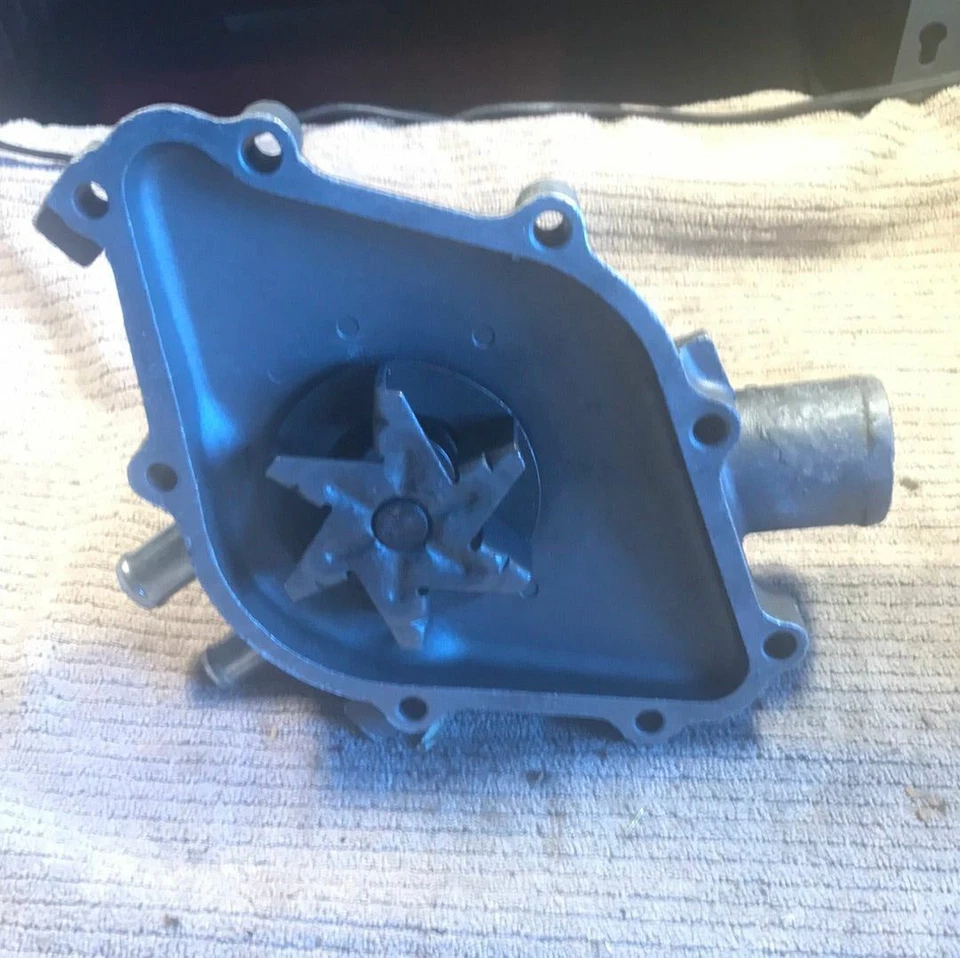 Ford Thunderbird Cougar 1982-1987 bomba de agua 3,8 L E2DZ-8501-A Foto 2 de 3