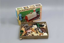Vintage Group of Plastic Animals Britians England . ANT235