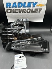 NEW OEM RADLEY CHEVROLET GM SILVERADO 1500 LD Fender Components Bracket 84455536