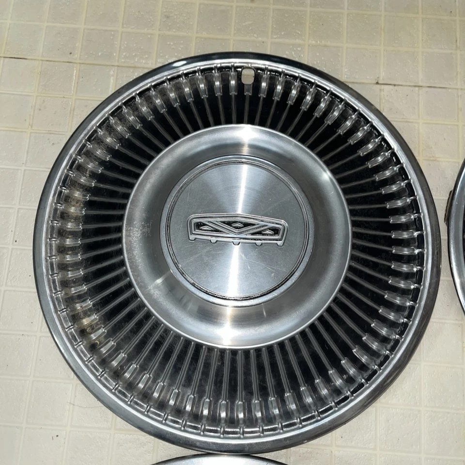 Ford Fairlane Falcon 1968 14 pulgadas cubiertas de rueda tapacubos juego de 6 OEM Foto 2 de 4