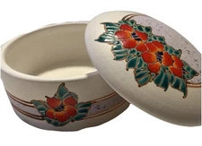 Detailed Hand Painted Ceramic trinket dish Jewelry Box, Made In Malaysia, Dainty