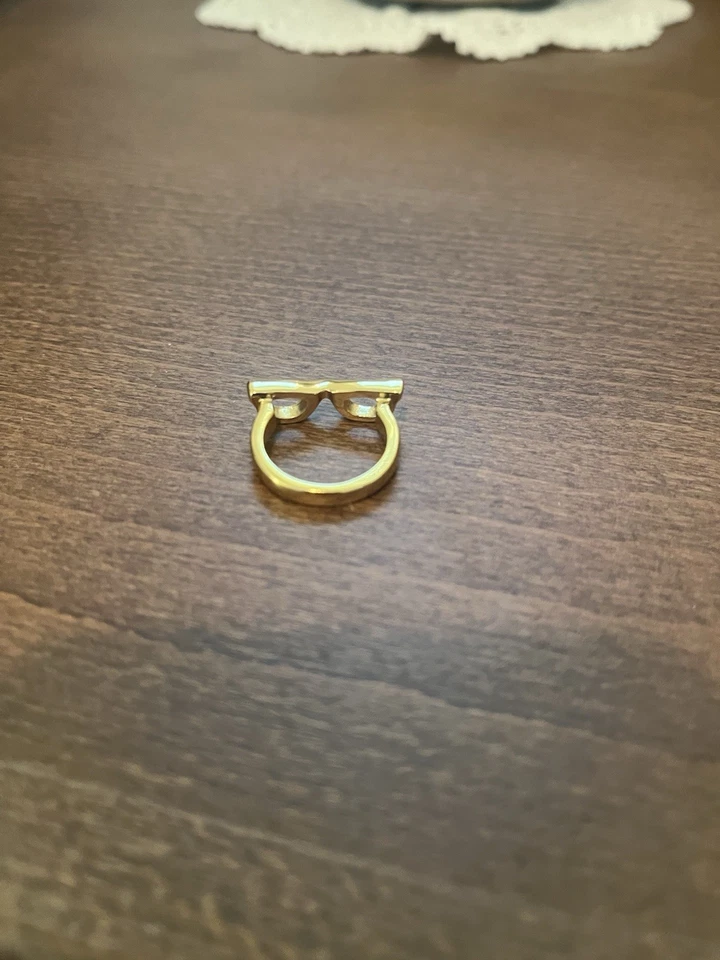 Anillo Kate Spade Brad Goreski Gafas Negro/Oro 12k Chapado Talla 6 COMO NUEVO Foto 2 de 4