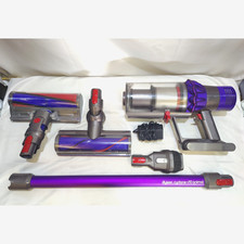 Dyson V10 Cordless Vacuum Cleaner with 2 brush heads - Fully Cleaned & Serviced