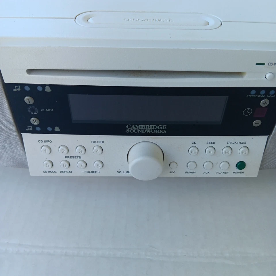 Cambridge Soundworks Radio CD-745 White AM FM CD AUX Alarm Clock No Remote* READ - Image 3 of 4