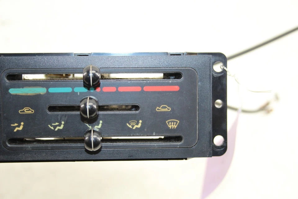 Conjunto de interruptor de control de clima Mazda MX-5 Miata 1990-1993 OEM EE47 Foto 3 de 4