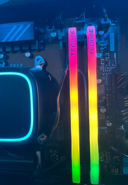 Memória RAM Team Group T-Force Delta RGB DDR5 6000MHz 32GB 2x16GB CL30