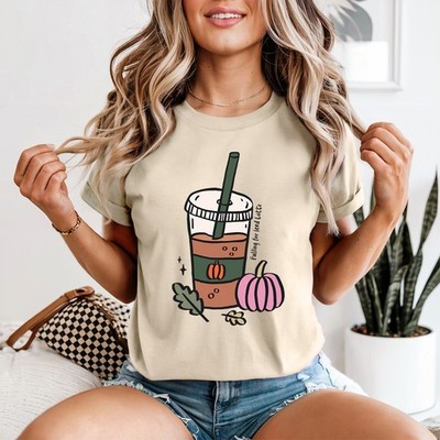 Falling For Iced Latte Kaffee Tee Damen T-Shirt Herbst Kürbis Grafik Tee