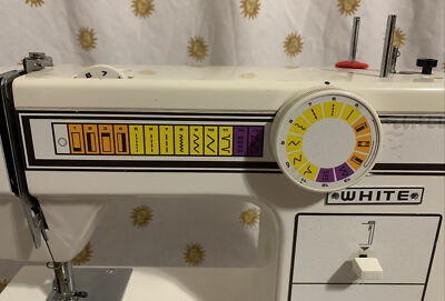 ポルシェデザイン　イタリア製　白　ジーンズ White 1510 Deluxe Sewing Machine Precision Built Zigzag