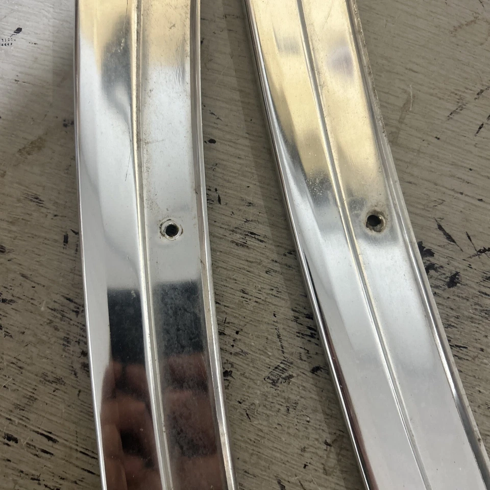 Chevrolet Caprice Impala 1977-1990 4 puertas juego de pilares C molduras de acero inoxidable OEM Foto 3 de 4