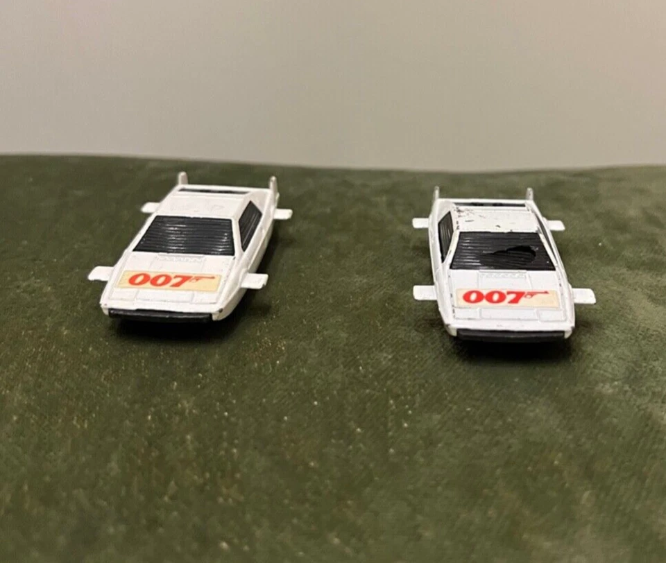 Corgi Juniors n. 60 James Bond Lotus Esprit due (2) esempi uno quasi nuovo! - Immagine 2 di 4