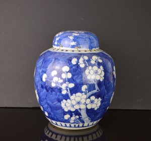 A LATE 19TH CENTURY CHINESE LARGE PRUNUS JAR WITH LID , MARK TO BASE