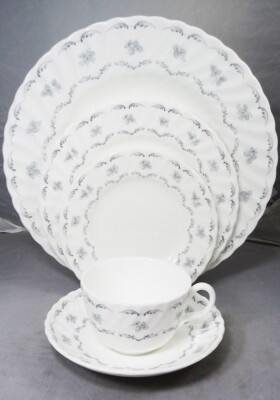 ARIEL by Minton 5 Piece Place Setting NEW NEVER USED made in England