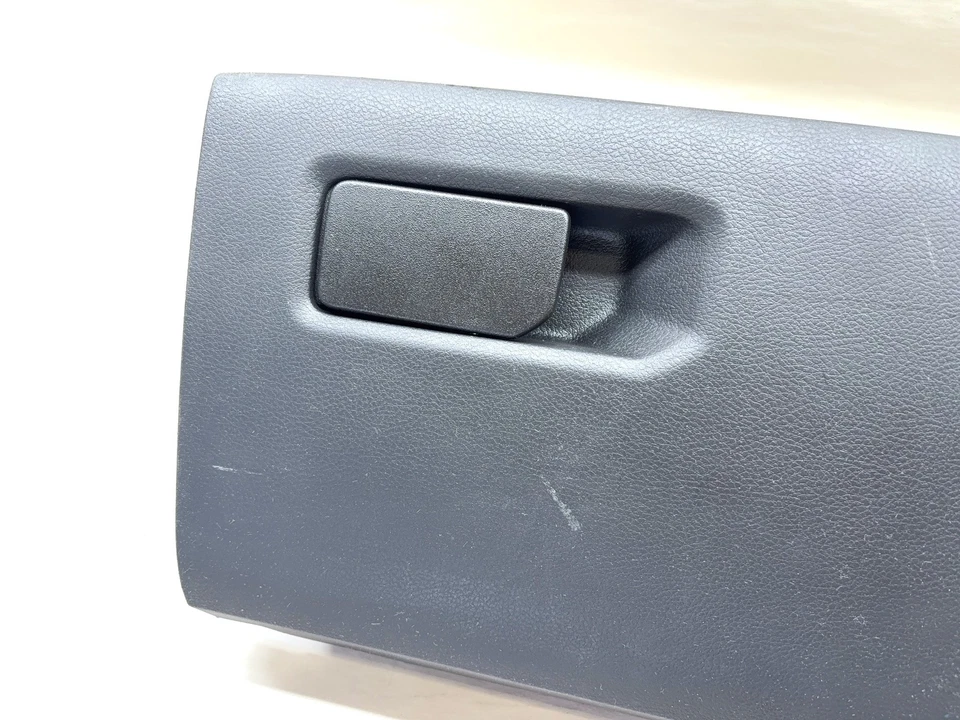 Guantera inferior, Dodge Ram 2500 3500 2019-2024, negra 6YK15TX7AA Foto 2 de 4