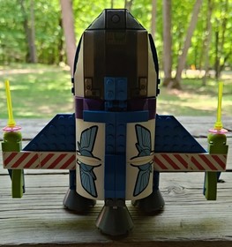 LEGO Toy Story: Buzz's Star Command Spaceship (7593) Complete Set No Minifigures