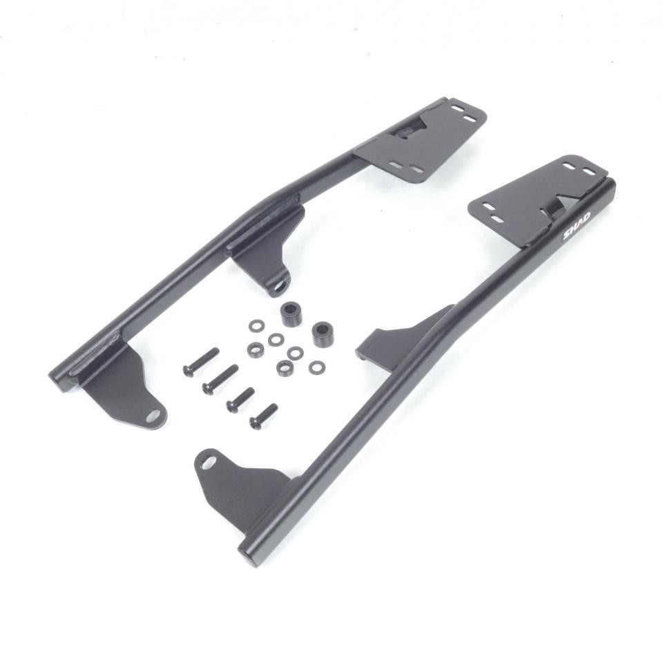 Fixation top case Shad Honda CBF 600 pour trajets quotidiens