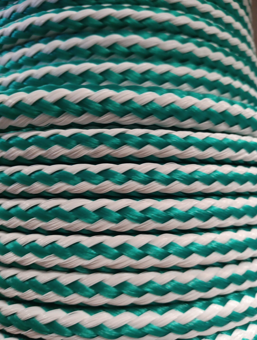 12 mm x 282ft. 16 Strand Hollow Braid Polyethylene Rope. White/green