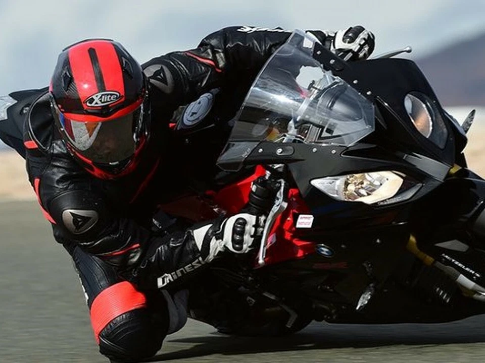 X-lite Integralhelm X-802RR Ultra Carbon Shiny Mesh | Rot-Carbon | Motorradhe... - Bild 4 von 4