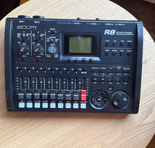 Zoom R8 Multitrack Digital Recorder 8-Track MTR Sampler (Full Working Order)
