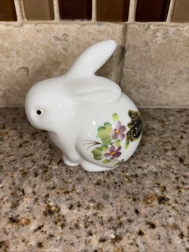 VTG Fenton White Milk Chubby Bunny Figurine Hand Painted Violets Signed #3734