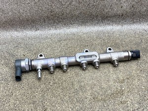 Einspritzleiste 8514154 851415402 112Tkm BMW F11 F10 520D Touring 17.1875.228