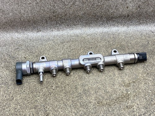 Einspritzleiste 8514154 851415402 112Tkm BMW F11 F10 520D Touring 17.1875.228