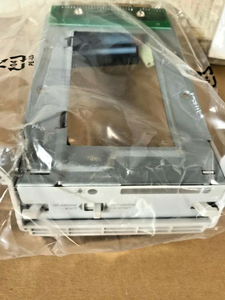 ACER SCSI HARD DRIVE HOT SWAP DRIVE TRAY - NEW - Image 4 of 4