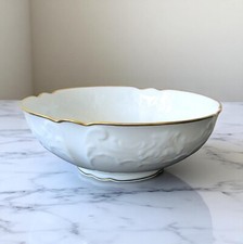 Limoges Lafarge. Saladier en porcelaine modèle rocaille