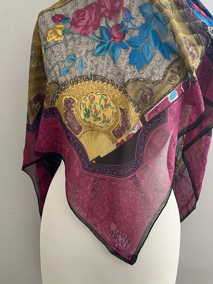Mantón de seda multicolor S35# Gianni Versace 51/55 pulgadas tiene agujero Foto 4 de 4