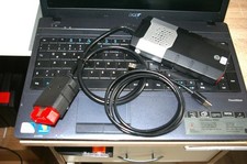 Markenlaptop mit OBD-Scanner und install.Diagnose-Software