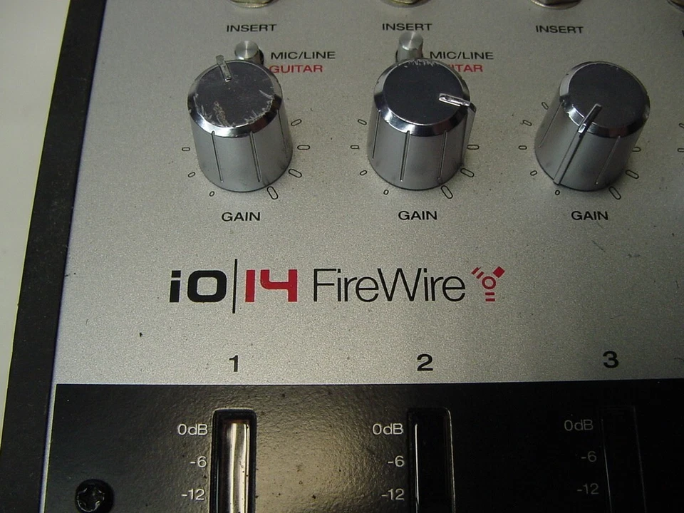 ALESIS iO 14 FIREWIRE DIDGITAL RECORDING AUDIO INTERFACE - NO POWER CORD - Image 2 of 4