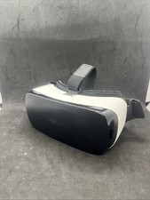 Samsung  Gear VR  Powered by Oculus  Virtual Reality Headset  SM-R322