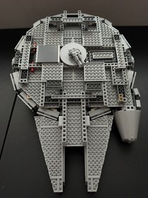 Lego Star Wars Millennium Falcon 75105  with only 4 mini figures build complete 