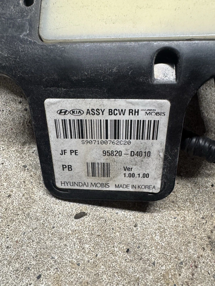 2019-2020 Kia Optima Rear Right RH Blind Spot Radar Sensor OEM 95820-D4010 - Imagen 2 de 4