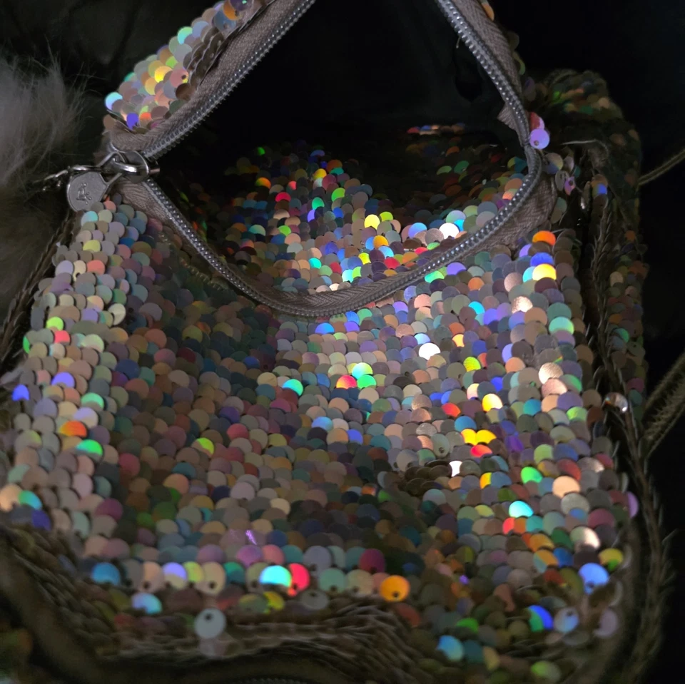 JUSTICE MINI BACKPACK UNICORN “A” GOLD IRIDESCENT SEQUINS/FURRY POM POM WOW CUTE Foto 4 de 4