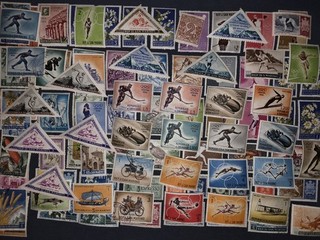 640 Lot Stamps San Marino Un/Stamped Few MNH Motifs