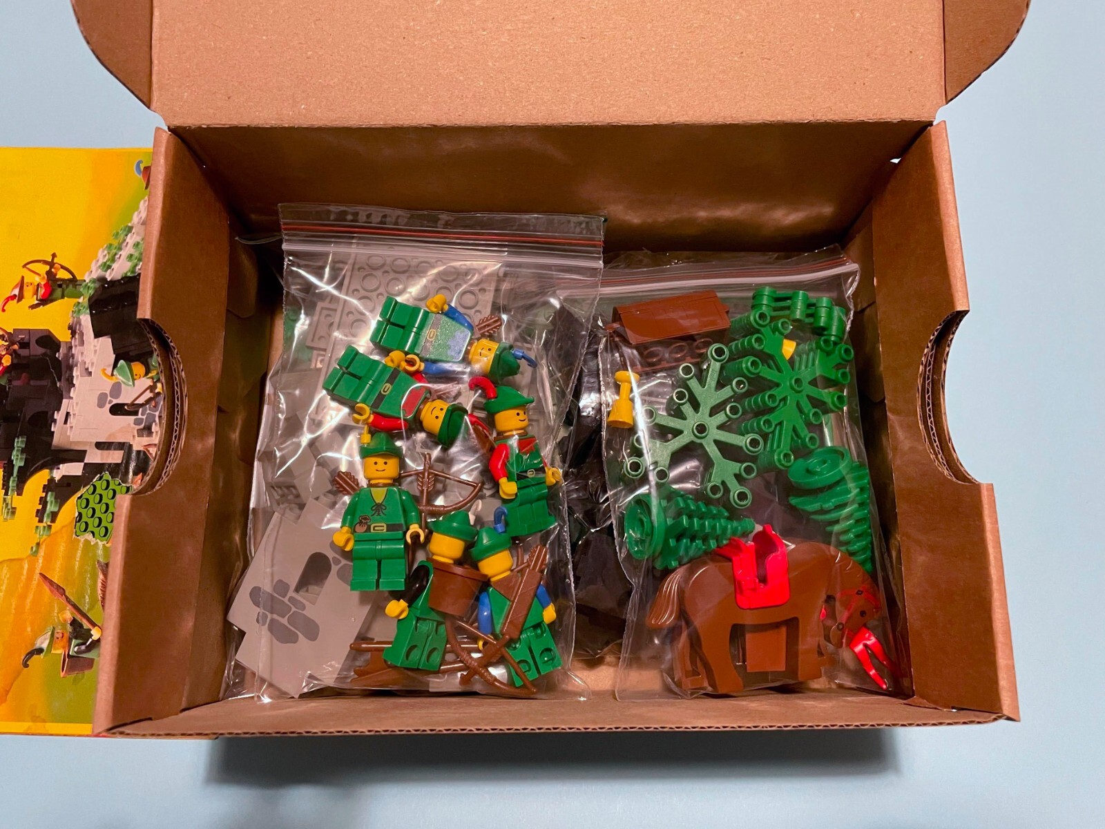 LEGO Castle Forestmen 6066 Camouflaged Outpost with instructions