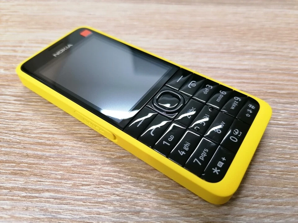 Nokia 301 Nokia Asha 301 neuwertig >>> 36 Monate ( 3 Jahre ) Gewährleistung - Bild 4 von 4
