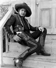 Warner Baxter - Return of the Cisco Kid  - 8 1/2 X 11 