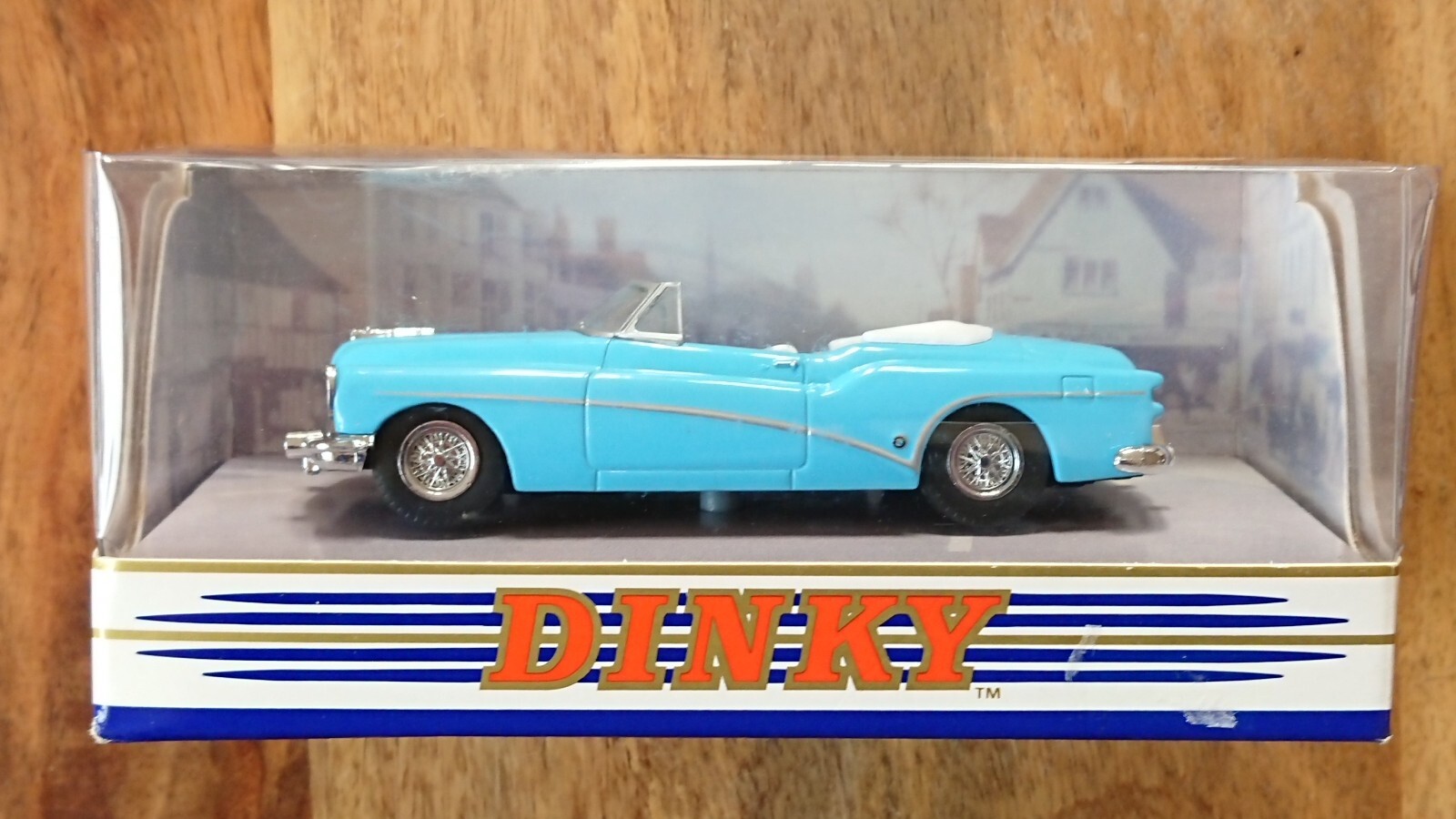 Matchbox Dinky Collectionシリーズ Matchbox Dinky DY29, 1953 Buick Skylark - Free Price Guide & Review