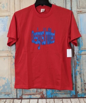 Designs Untitled Mens Size Small Red Crew Neck Short Sleeve Graphic T Shirt