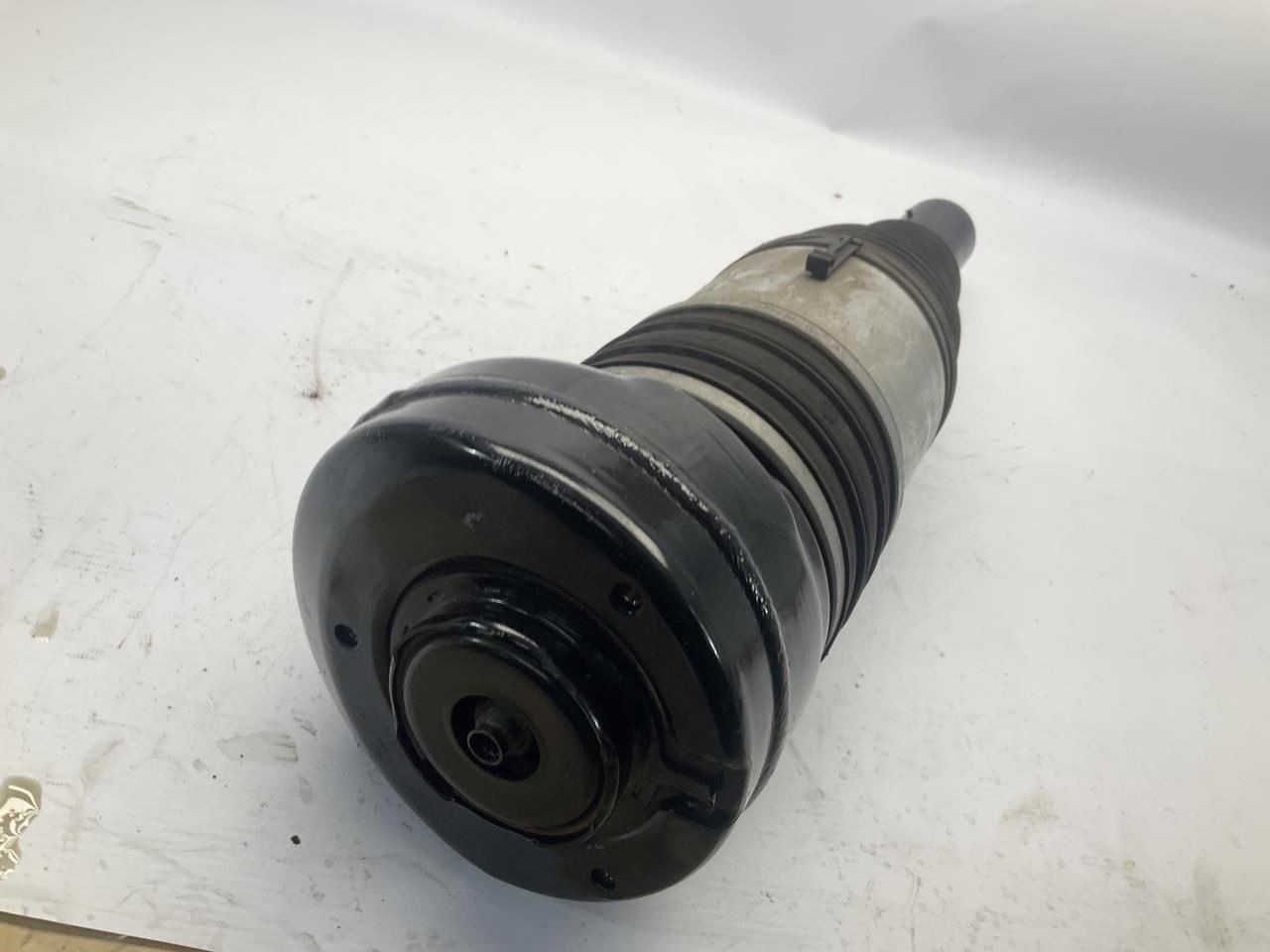 17-25 Bentley Bentayga Front Strut Shock Absorber Q