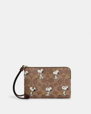 NWT Coach X Peanuts Corner Zip Wristlet Signature Canvas With