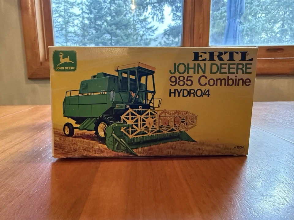 JUGUETE HIDRO GRANJA COMBINADO JOHN DEERE 985 ERTL VINTAGE 1/50 NUEVO EN CAJA Foto 4 de 4
