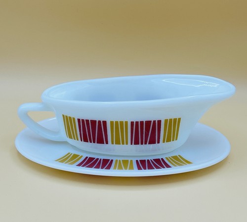 Vintage JAJ Pyrex Matchmaker Pattern Gravy Boat With Matching Saucer Mid Century - Picture 2 of 6