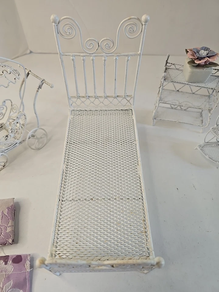 VTG Dollhouse Miniature White Wire Wicker Etagere Shelf Garden Vanity Bed Set 2 - Image 4 of 4