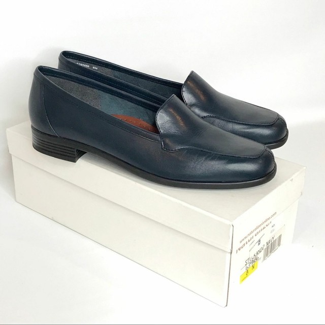 naturalizer navy loafers