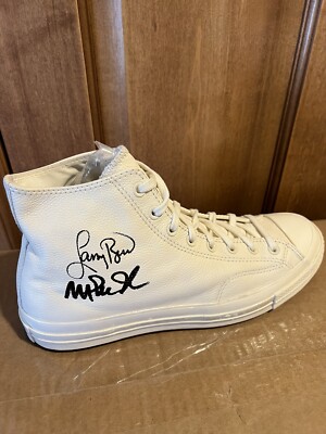 kobe bryant chuck taylors