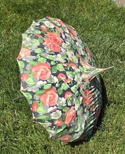 Rare Vintage 33  Umbrella Pagoda Parasol Black Red Green Floral 31  Tall