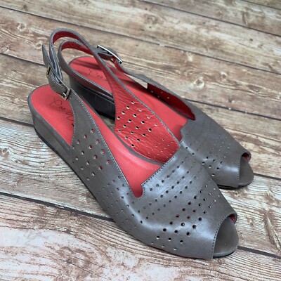 Pas De Rouge Strappy Sandals 37.5 7 - 7.5 US Brown Soft Leather Wedge Heel