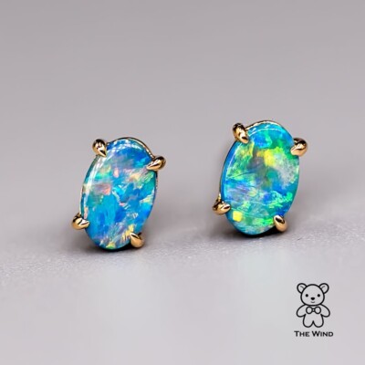 Minimalistische helle australische Doublet Opal ovale Ohrstecker 14K Gold